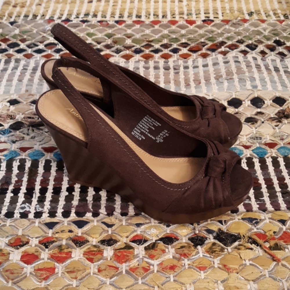 ⭐BOGO⭐ American Eagle Peep Toe Pumps